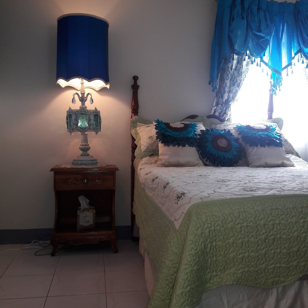 Luxury Room (Red) photo 3