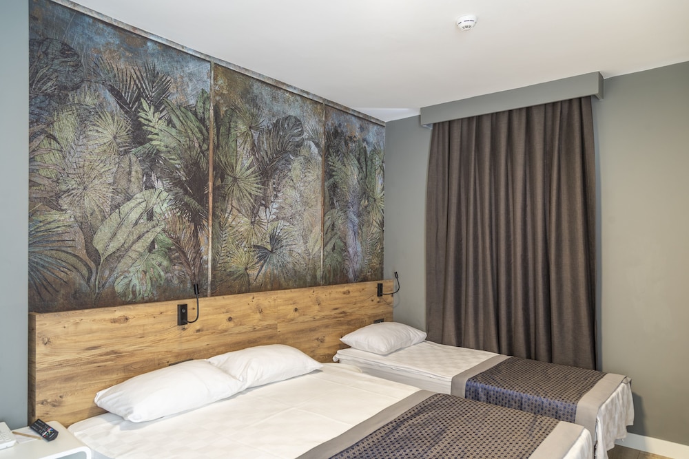Comfort Triple Room