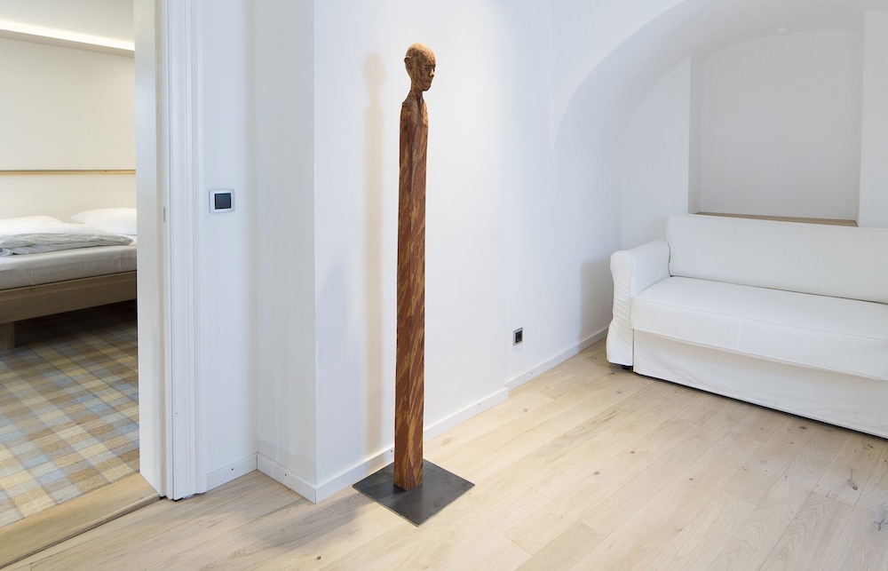 Suite - Photo 4