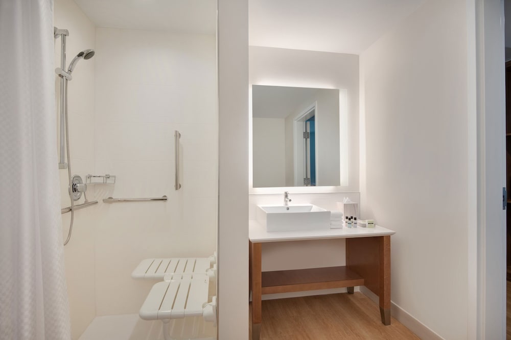 Studio, Multiple Beds - Photo 5