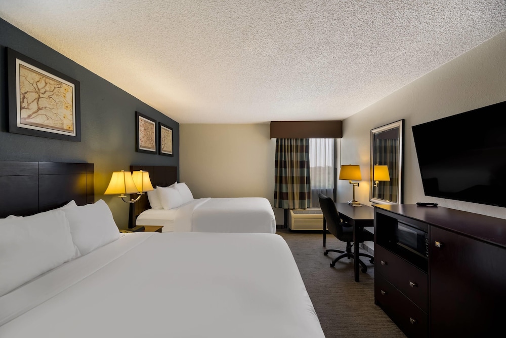 Room, 2 Queen Beds, Non Smoking (Efficiency) - Photo 3