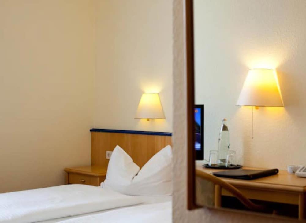 Single Room photo 2