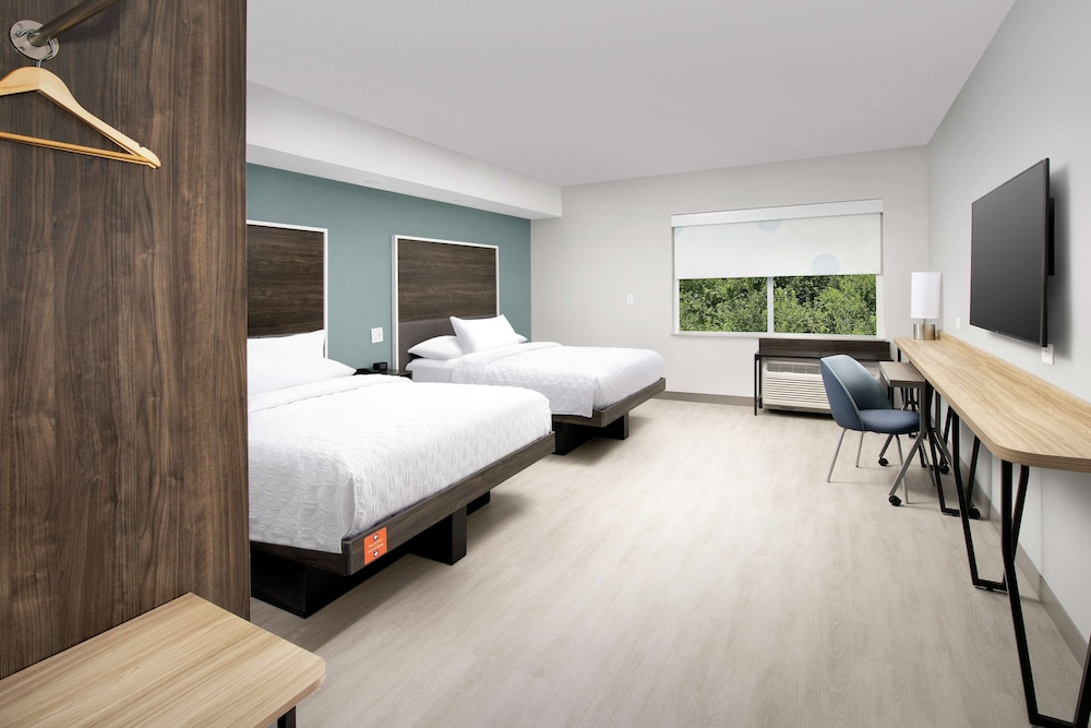 Room, 2 Queen Beds, Accessible, Bathtub (Hearing) photo 3