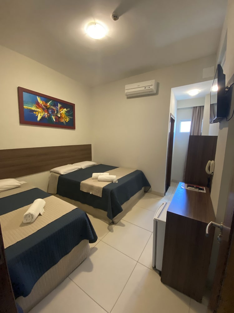 SUITE TRIPLO STANDARD SEM VARANDA