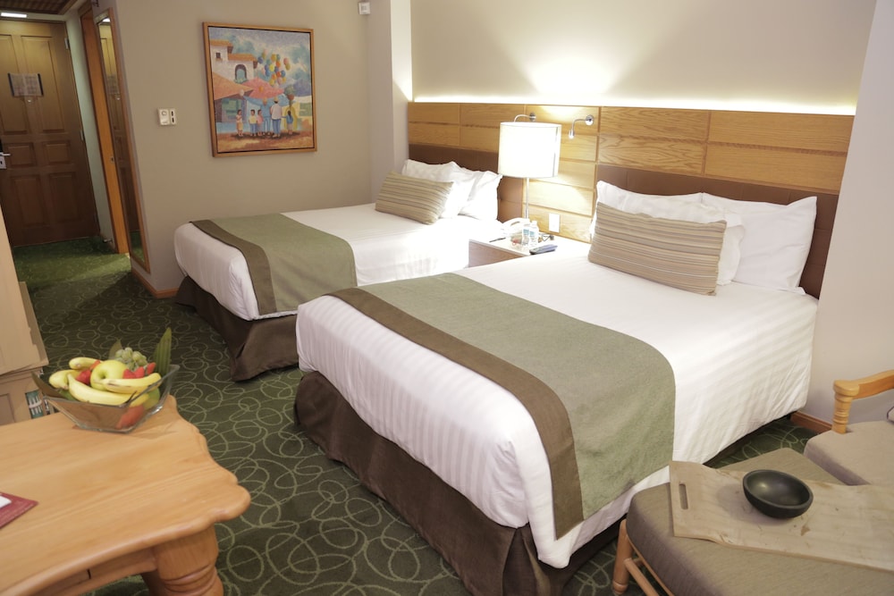 Club Room, 2 Double Beds - Photo 2