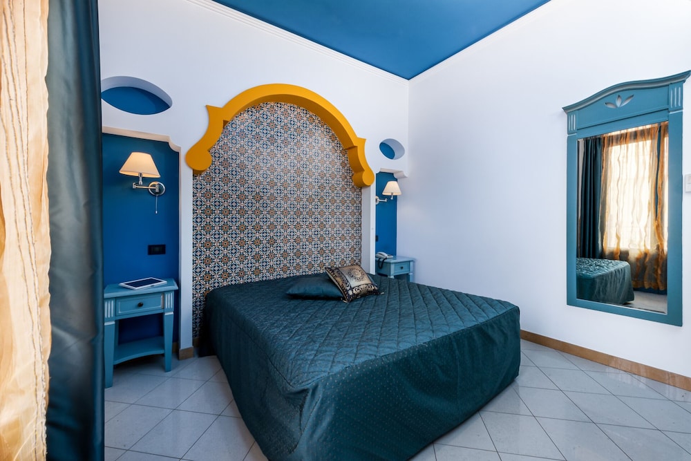 Junior Suite, Terrace, Partial Sea View photo 3