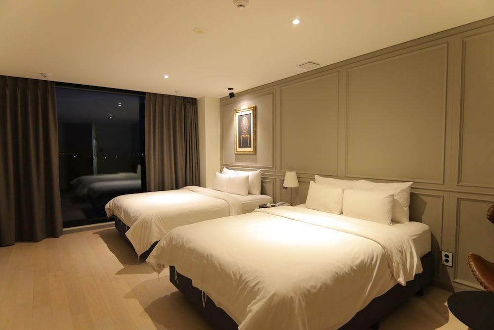 Deluxe Twin Room - Photo 18