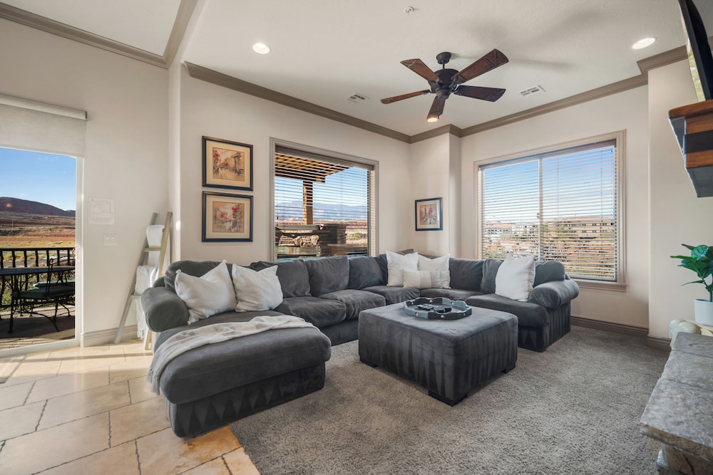 Condo, Multiple Beds, Balcony, Mountain View (Coral Sunset)