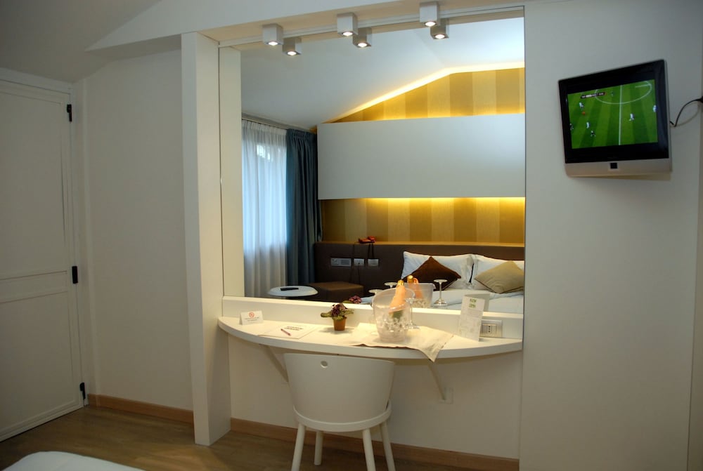 Superior Double or Twin Room - Photo 4