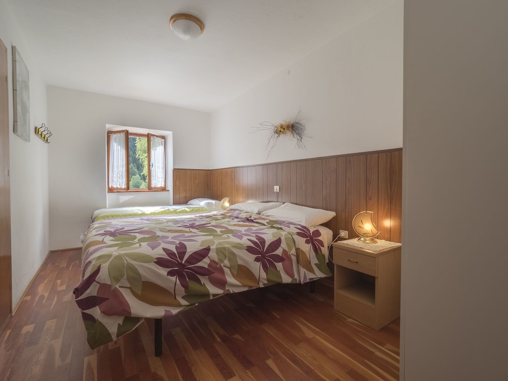 Triple Room, Shared Bathroom photo 1