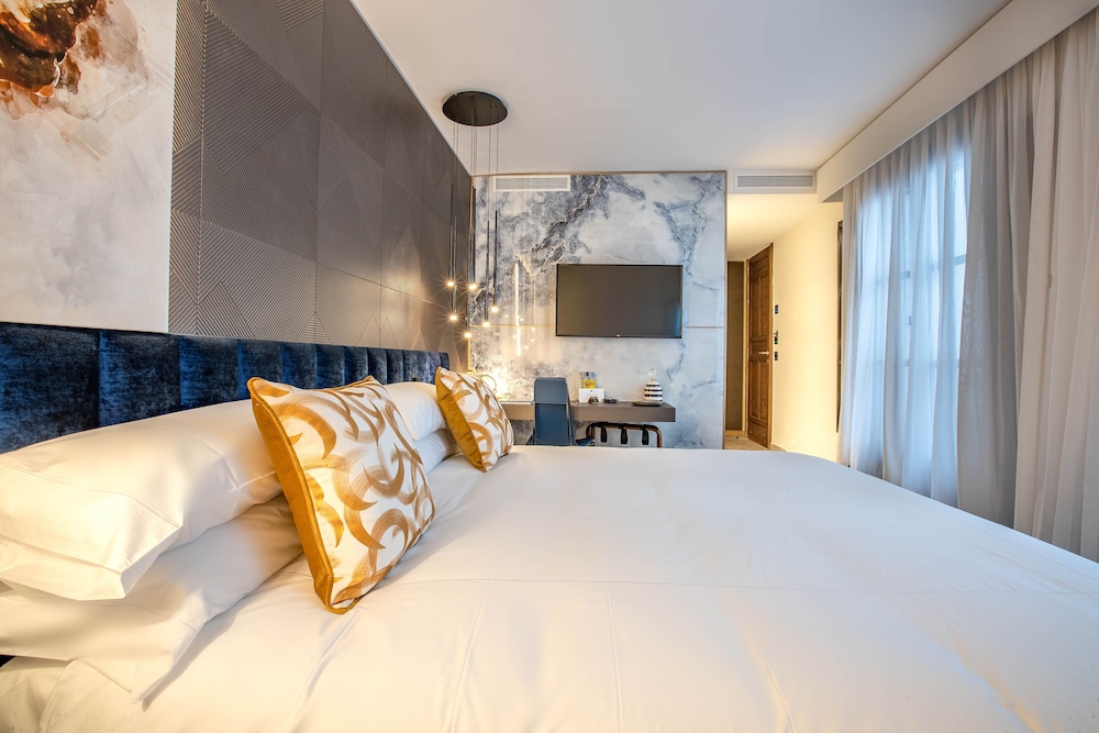 Superior Double Room, 1 King Bed, Non Smoking