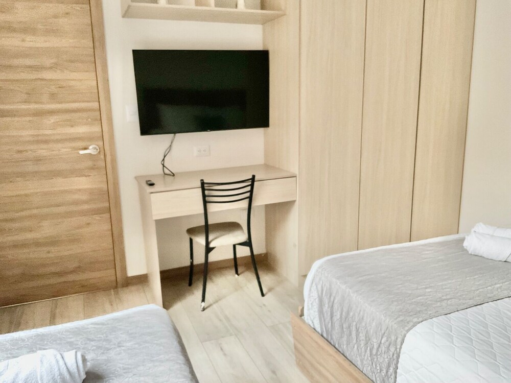 Luxury Apartment, 2 Bedrooms, City View photo 3