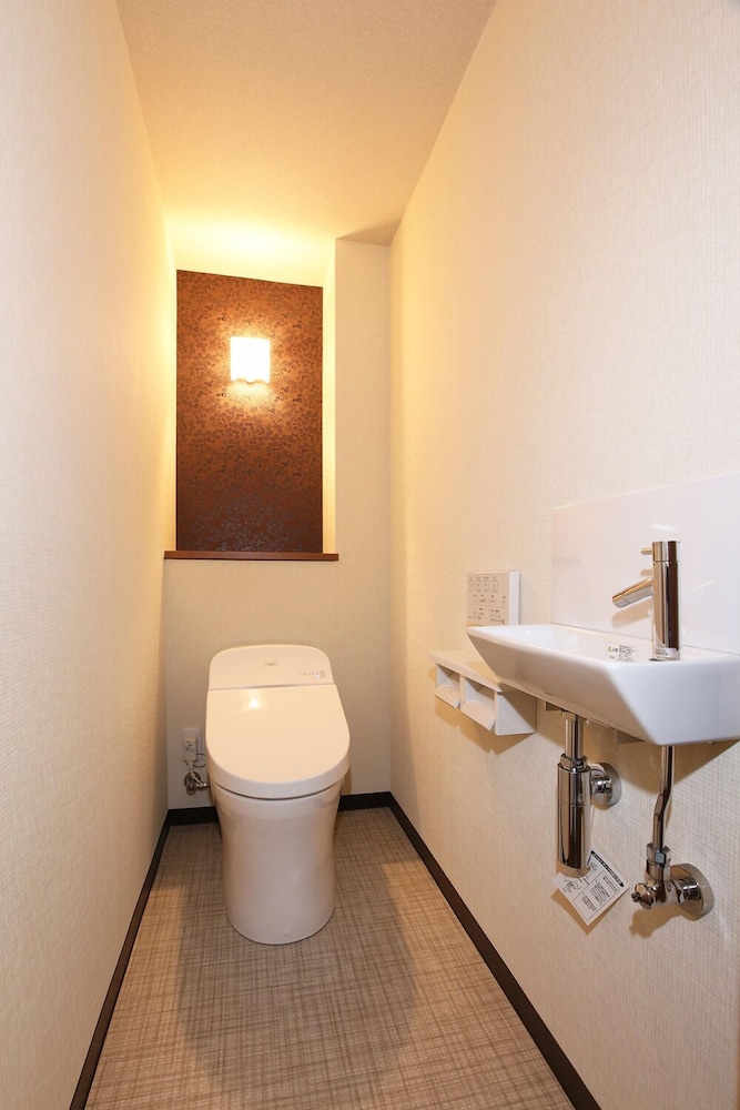 Premium Twin Room photo 3