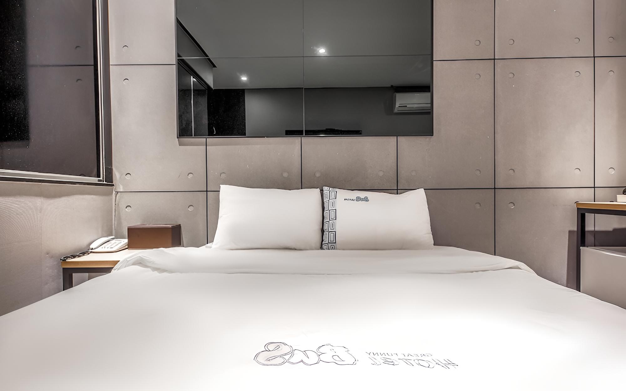 Room (2PC room (LOL Overwatch Netflix avail) - Photo 3