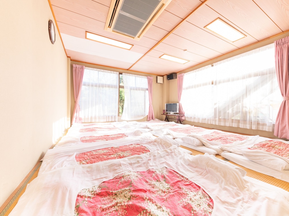 Japanese Room with Shared Washroom - 10 pax, Non-Smoking - Photo 7