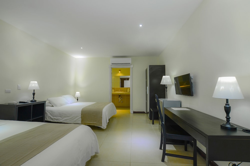 Deluxe Room, 2 Queen Beds photo 1