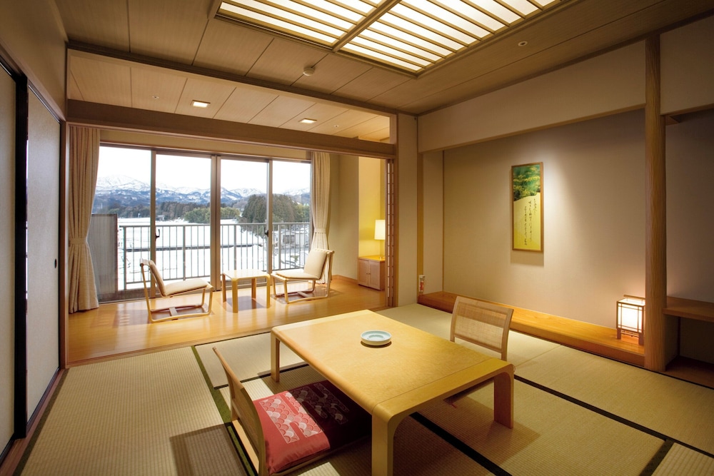 Traditional Room, Shared Bathroom, Mountain View photo 2