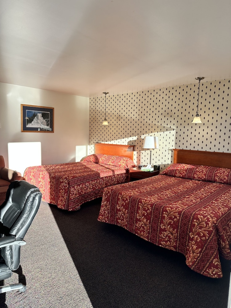 Standard Room, 2 Queen Beds photo 3