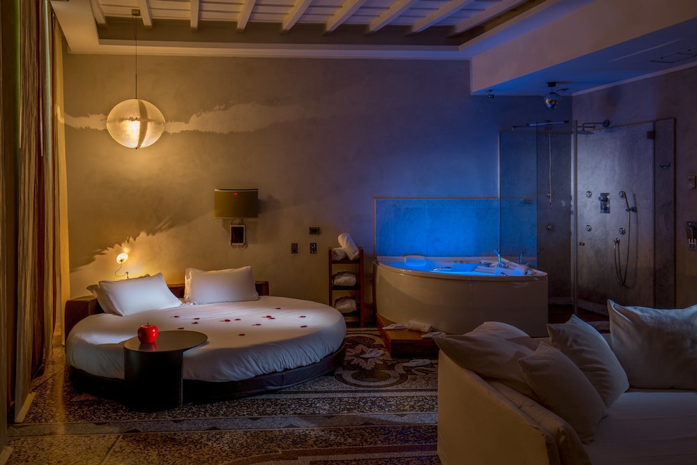 Presidential Suite photo 1