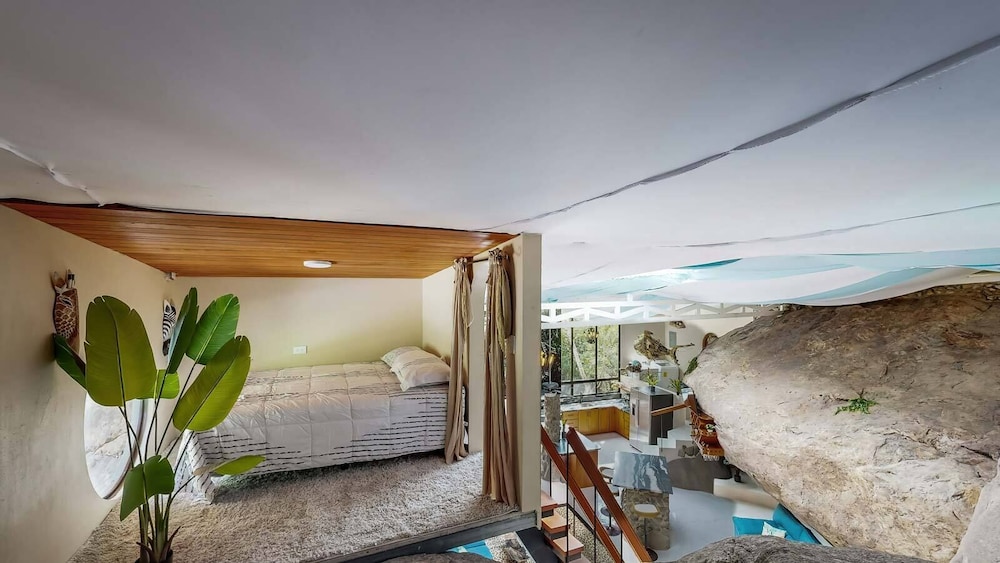 Luxury House photo 2