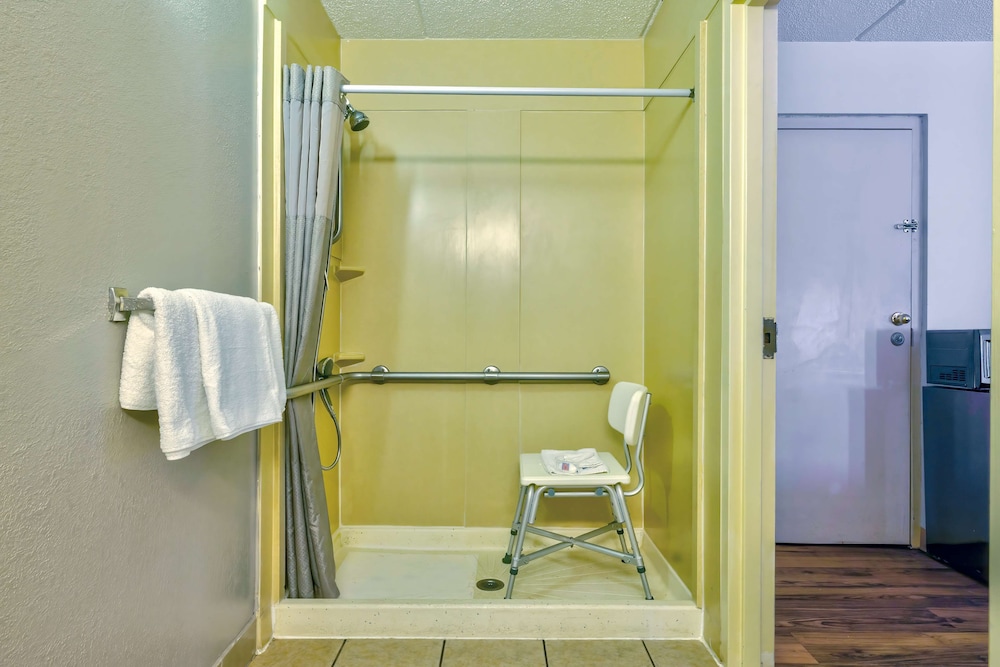 Deluxe Room, 2 Double Beds, Accessible, Non Smoking