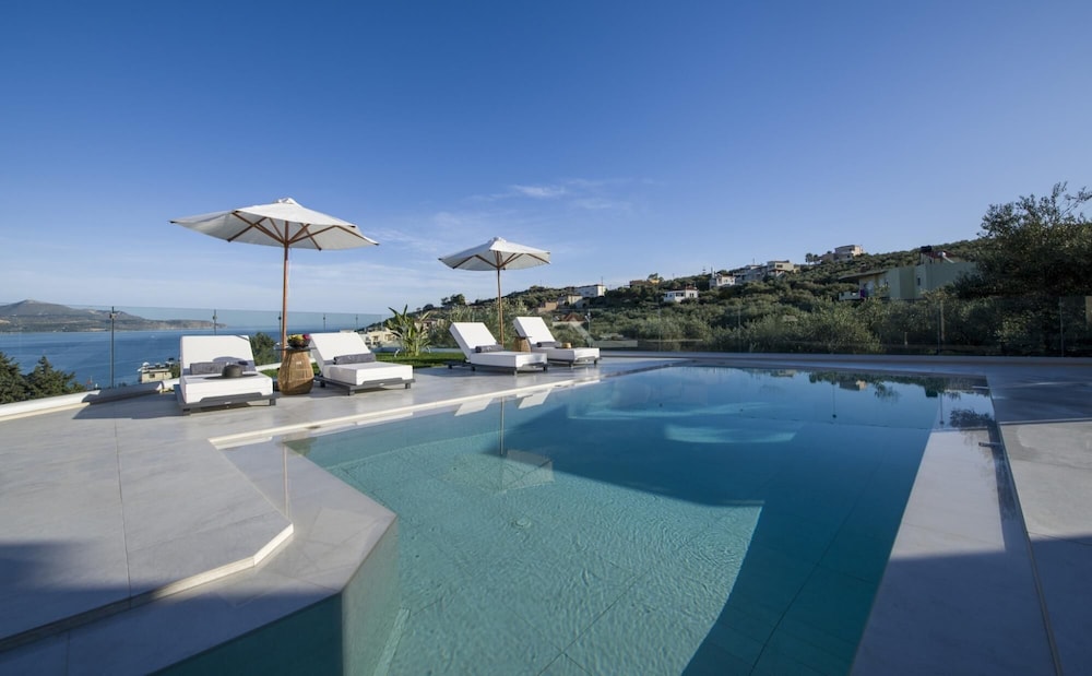 Villa, Accessible photo 1
