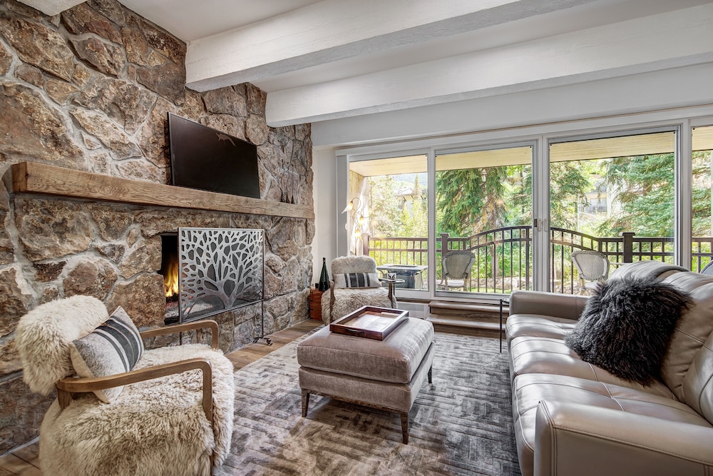 Condo, 2 Bedrooms