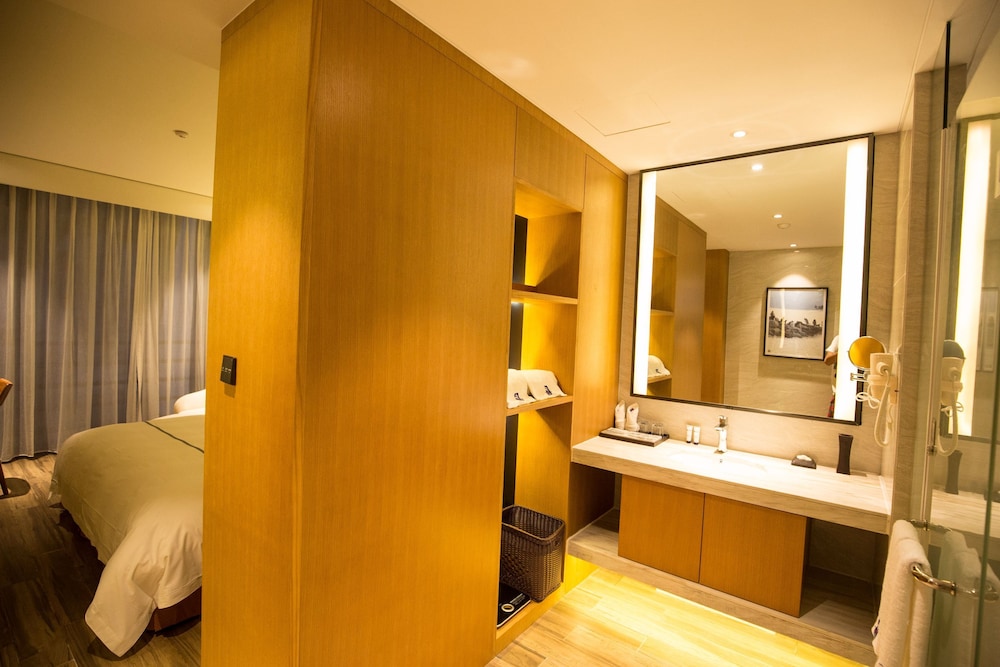 Waterview Suite photo 3
