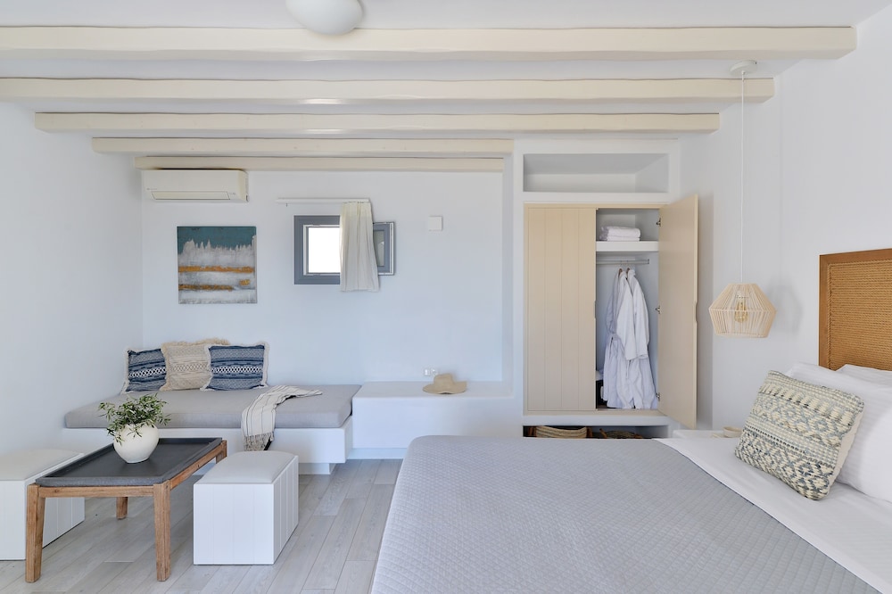 Suite, Jetted Tub, Sea View photo 3
