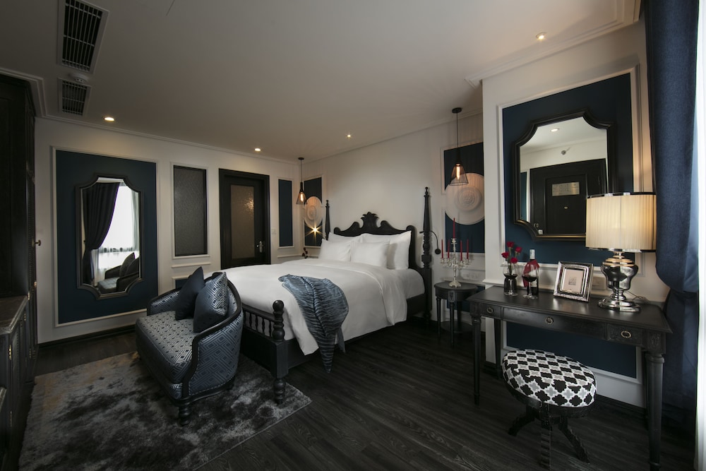 Suite - Photo 4