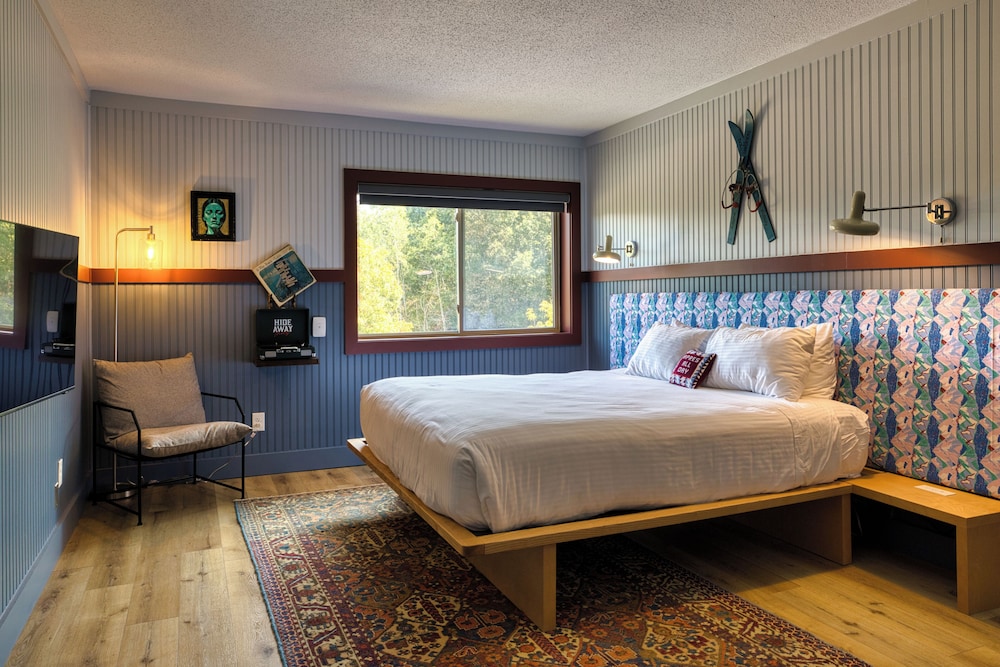 Classic Double Room, 1 King Bed, Mobility Accessible