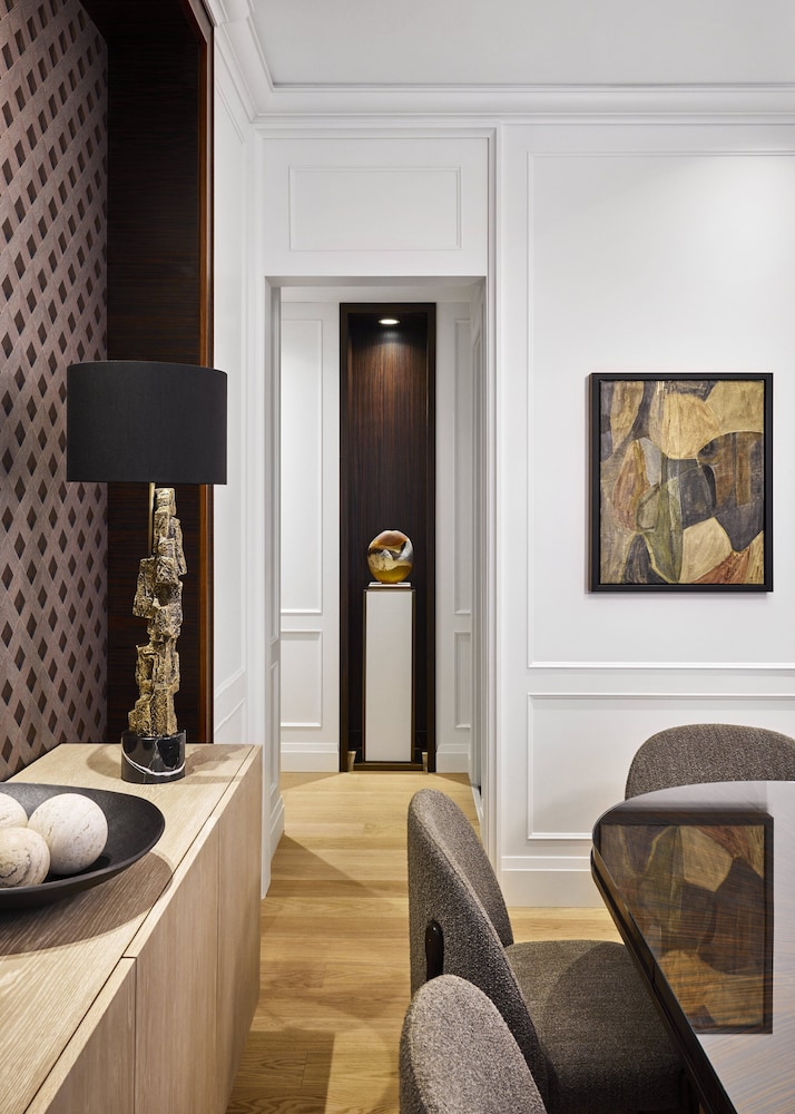 Rosewood Suite