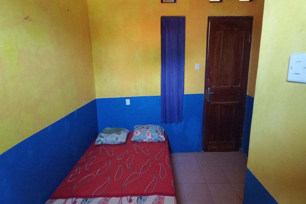 Economy Double Room photo 2