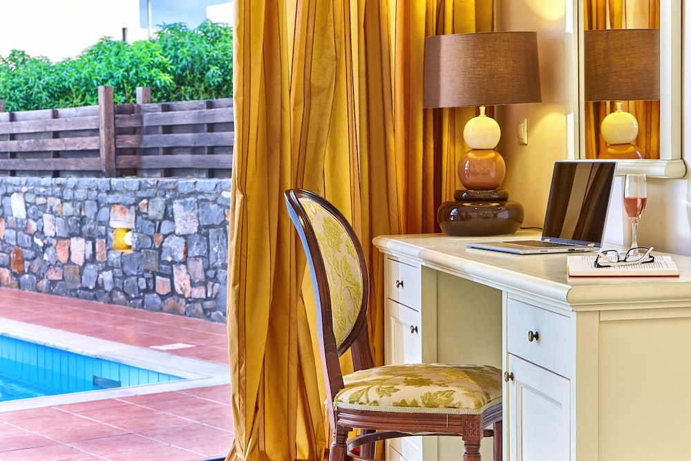 Executive Suite, Private Pool, Partial Sea View