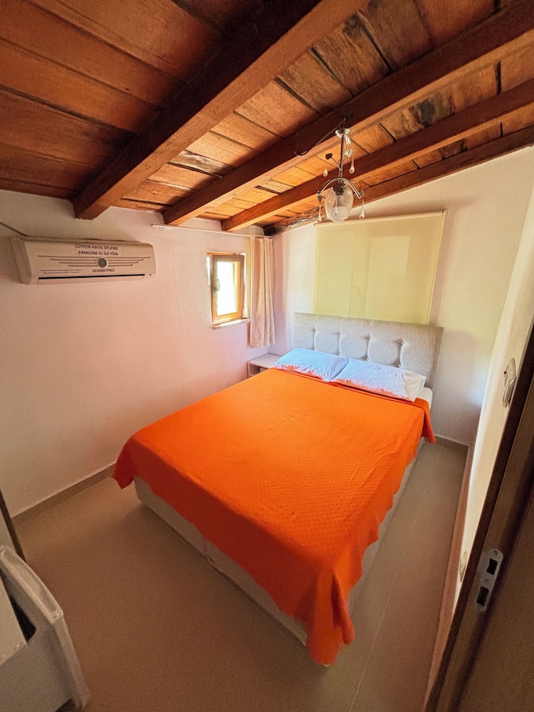 Basic Double Room, Private Bathroom photo 1