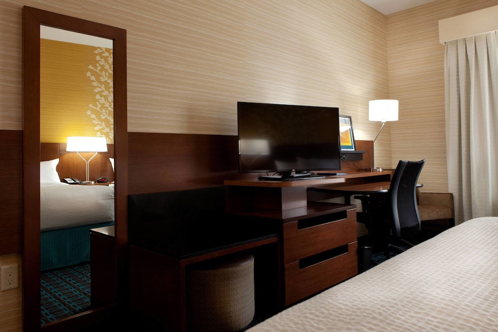 Room, 1 King Bed, City View photo 3