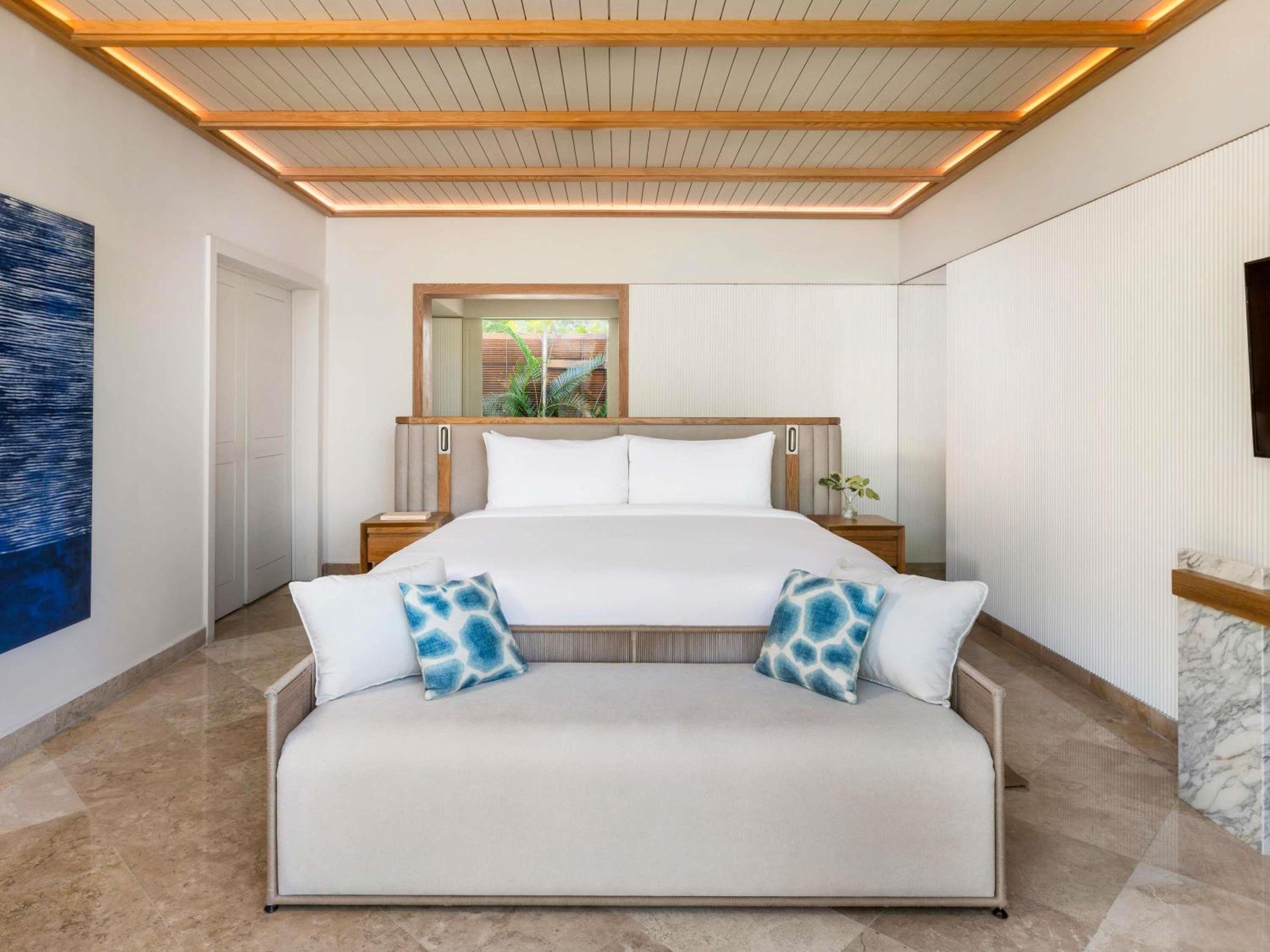 Signature One-Bedroom King Casita with Sofa Bed and Lagoon View