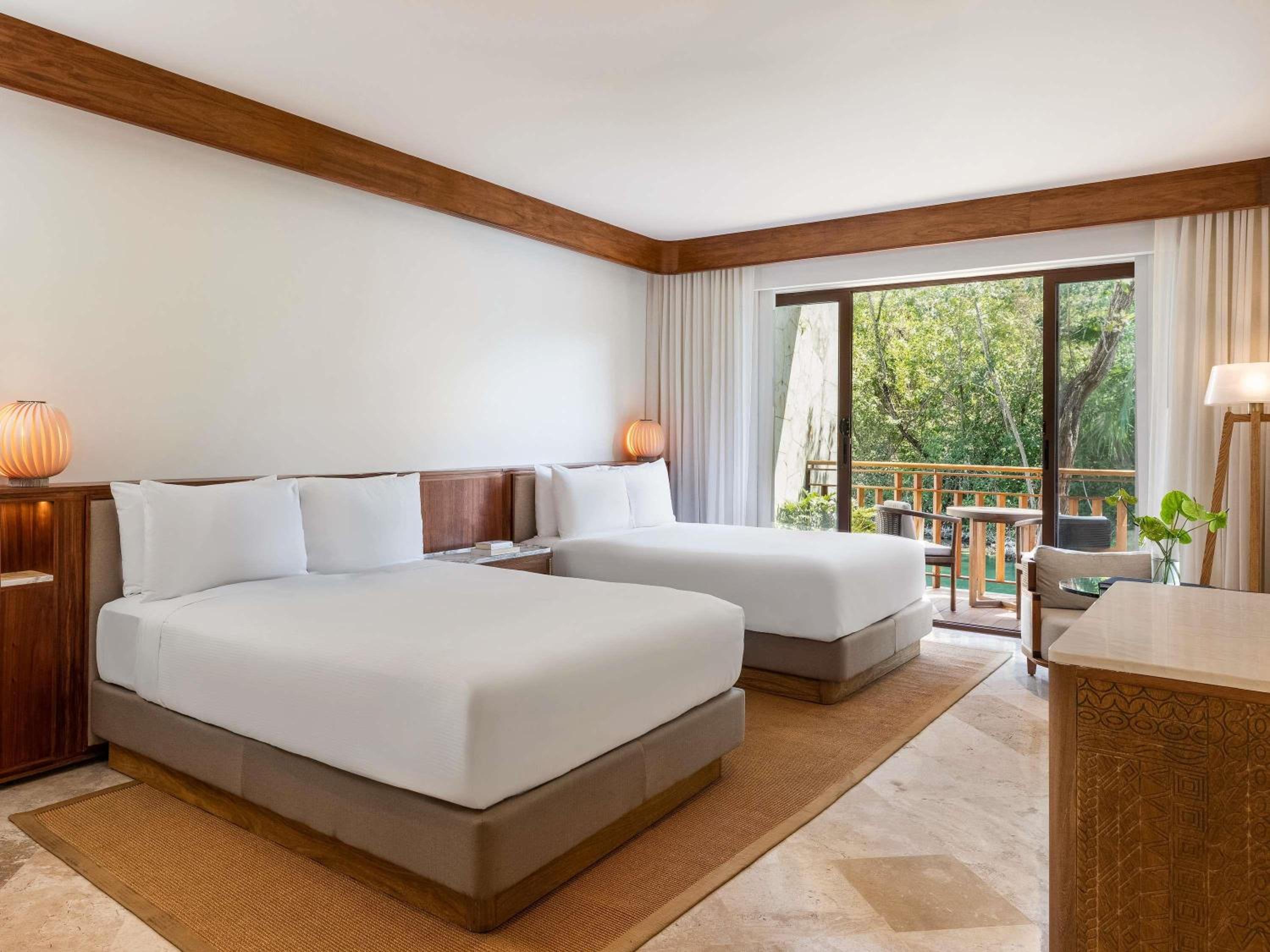 Fairmont Queen Room with Two Queen Beds and Bath Tub - Panoramic Resort View