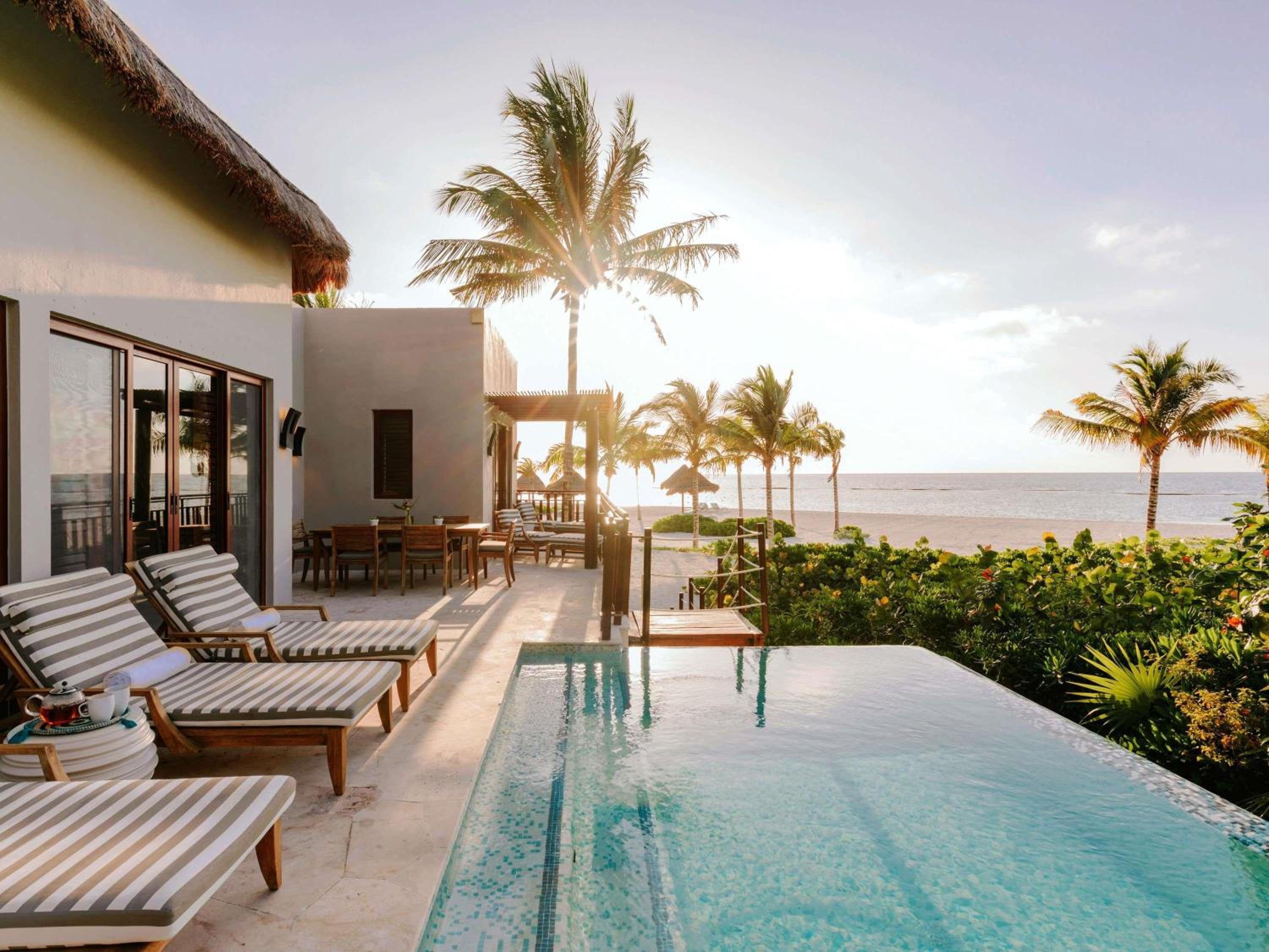Camaleon Presidential King Suite with Two Queen Beds and Infinity Pool - On the Beach