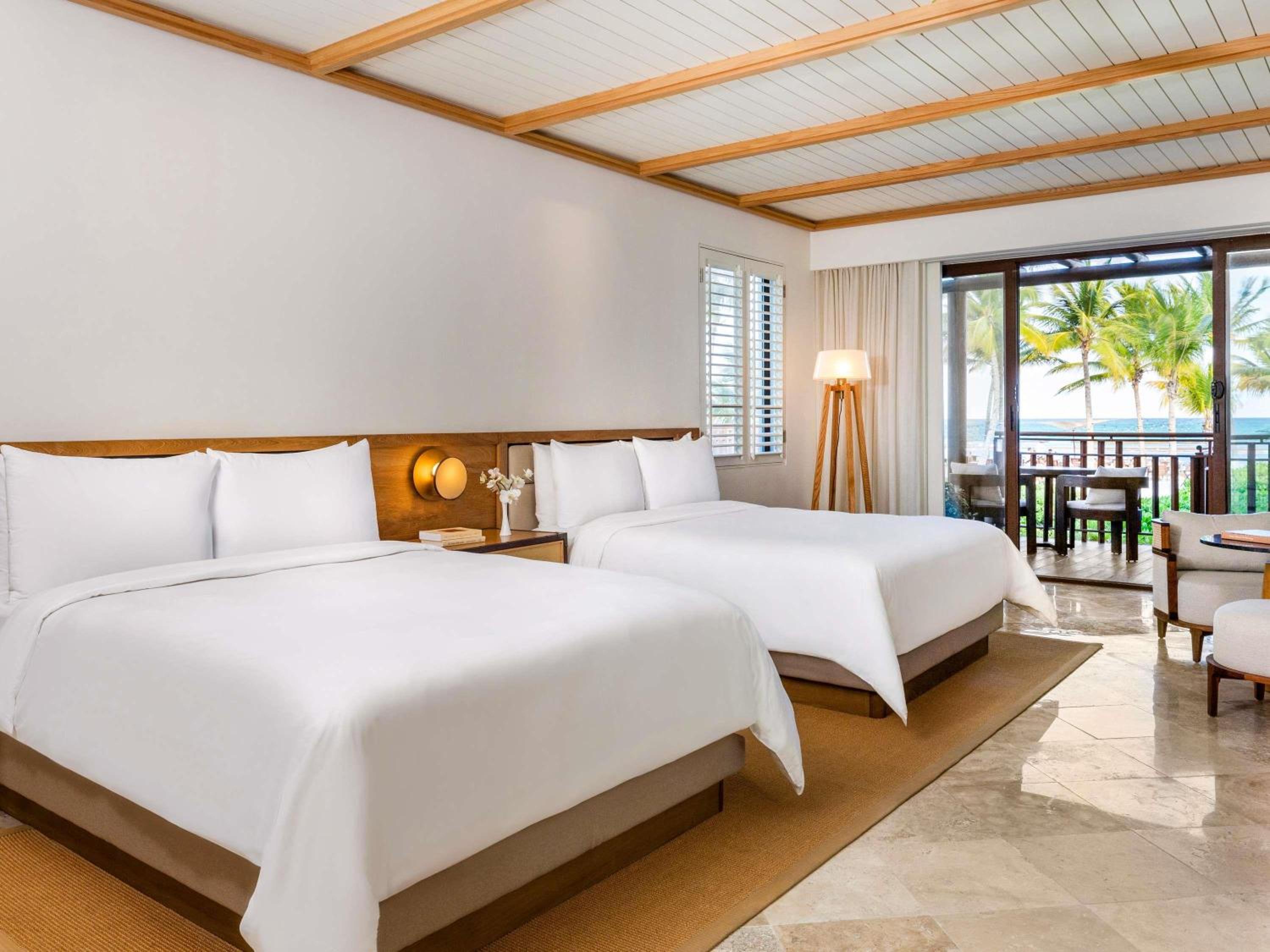 Beach Front Casita with Two Queen Beds and Private stairway to the beach - Butler Service