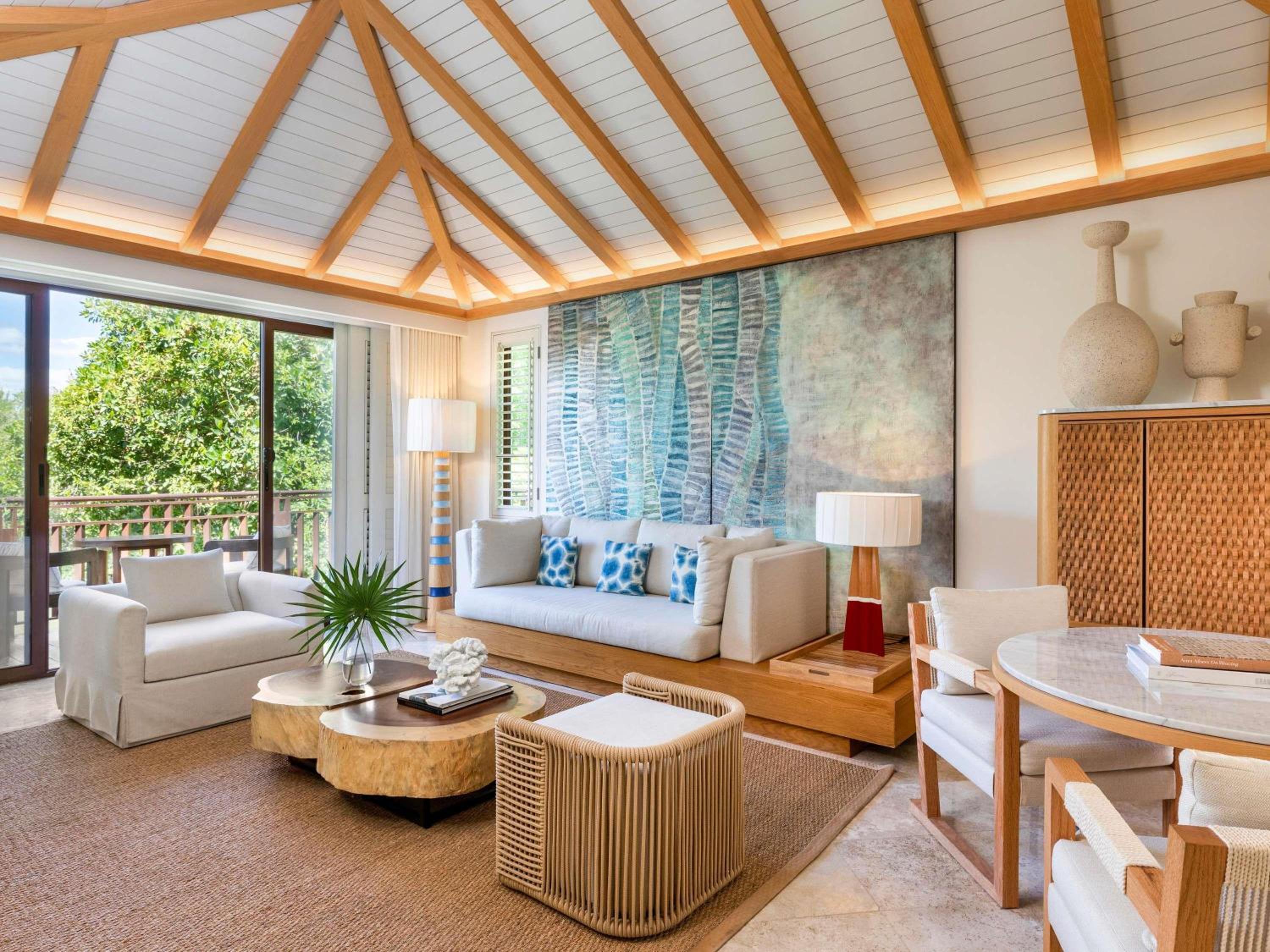 Beach Area King Suite with Rooftop Pool and Sofa Bed - Butler Service