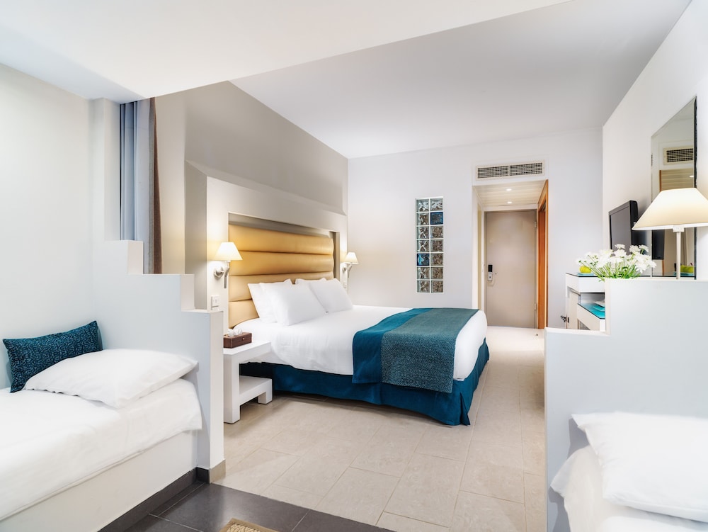 Family Room, Mountain View