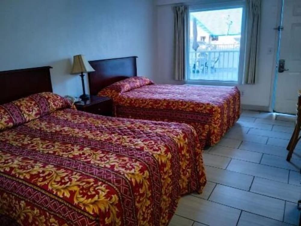 Standard Double Room, 2 Double Beds, Smoking