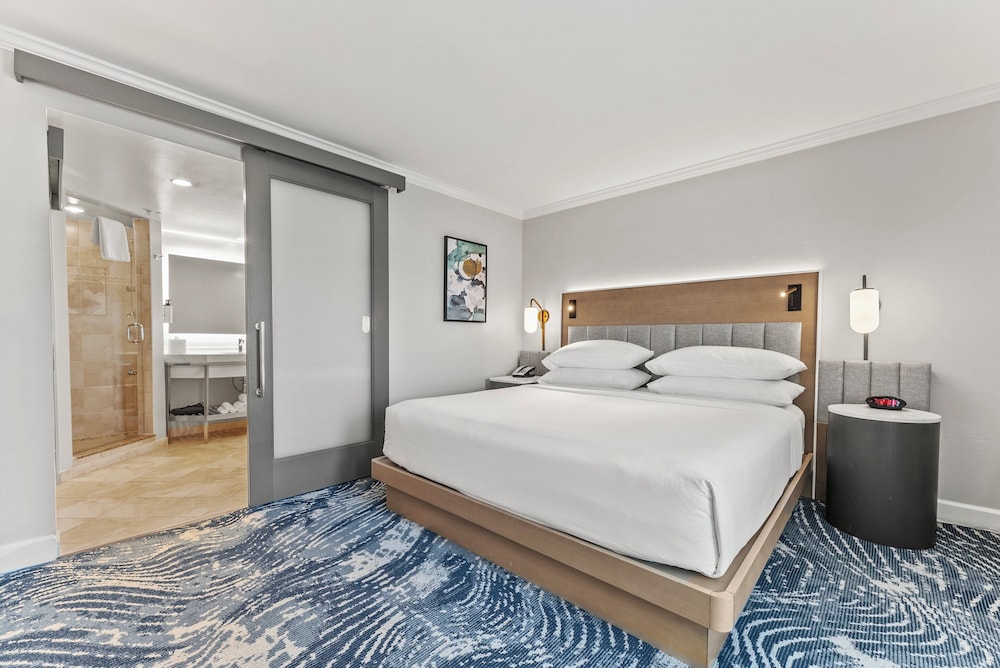 Suite, 1 Bedroom, Kitchen (Dining)
