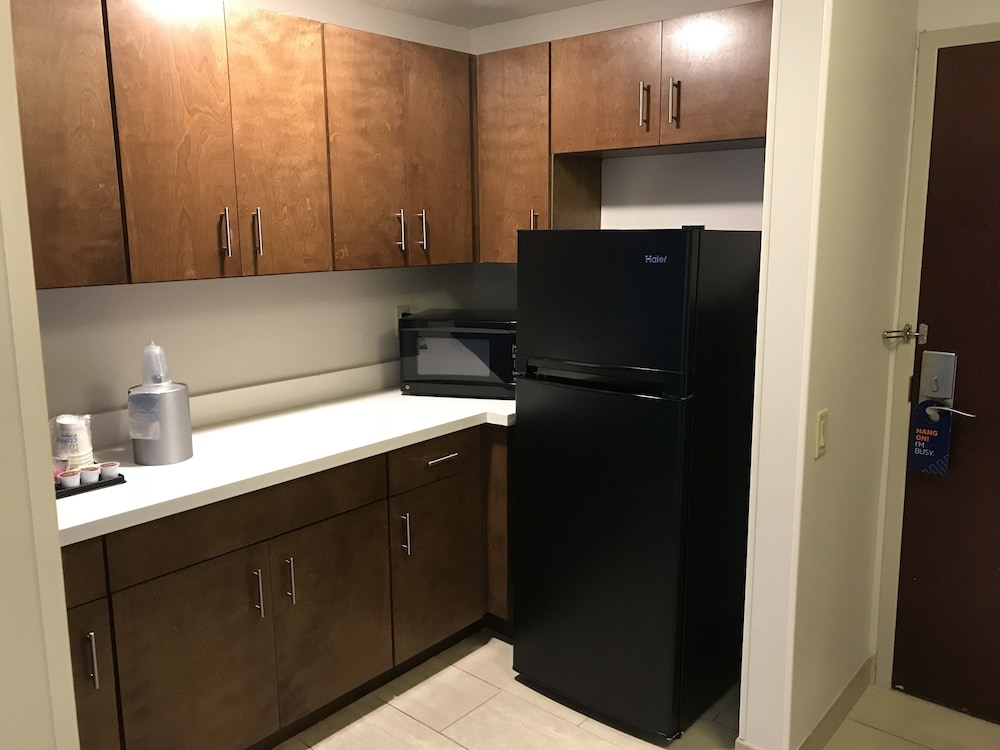 Suite, 2 Queen Beds - Photo 8