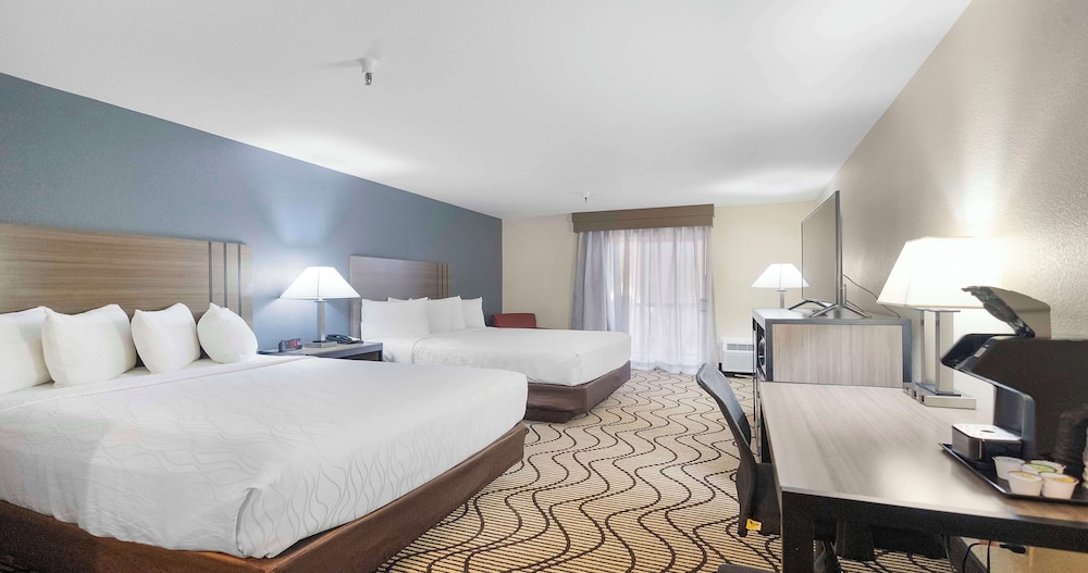 Standard Room, 2 Queen Beds, Non Smoking, Refrigerator - Photo 1