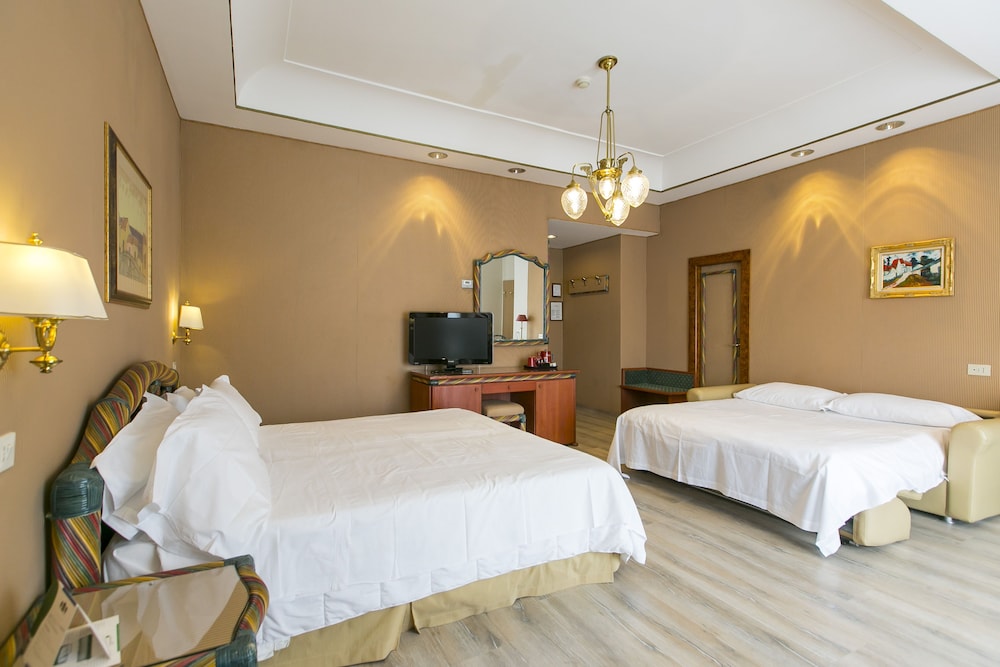 Family Room, 1 King Bed