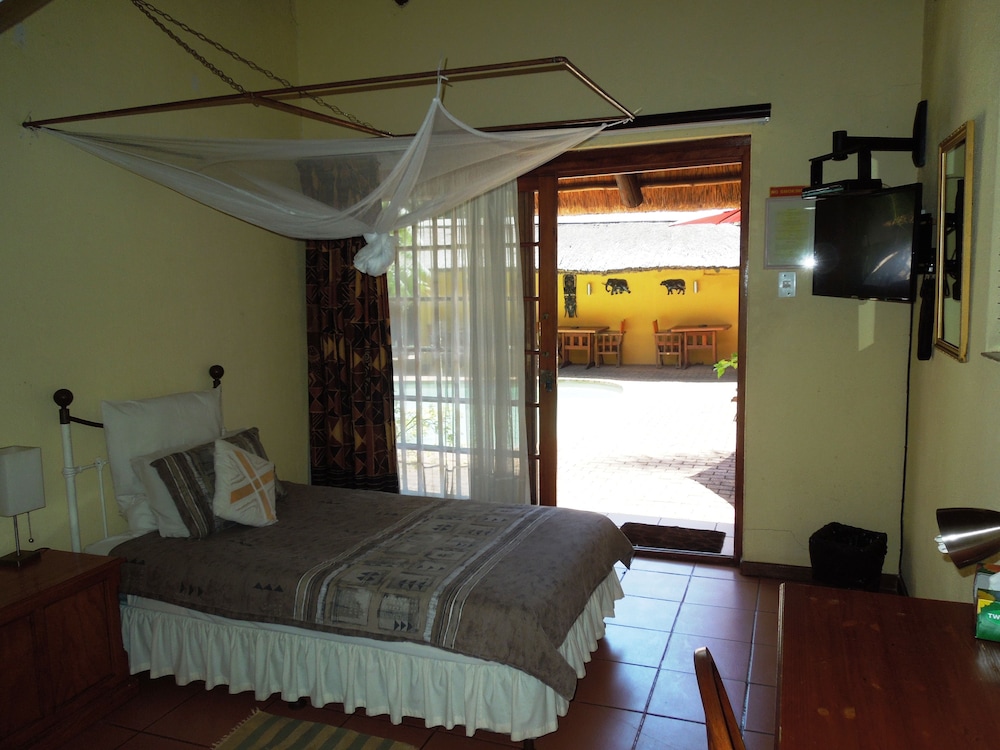 Standard Room, 2 Twin Beds photo 2
