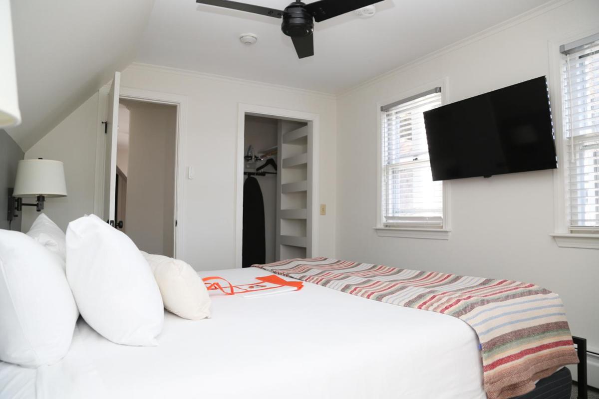 Standard Double Room with Shared Bathroom photo 2