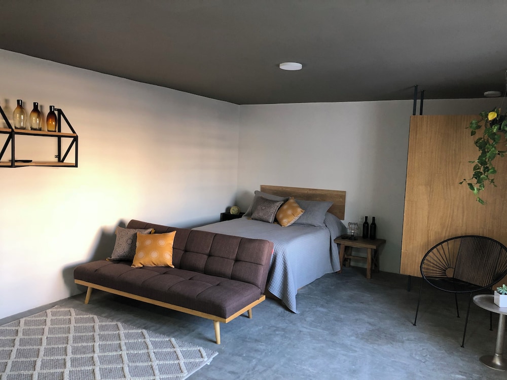 Classic Apartment, 4 Bedrooms, City View (For 18 People)